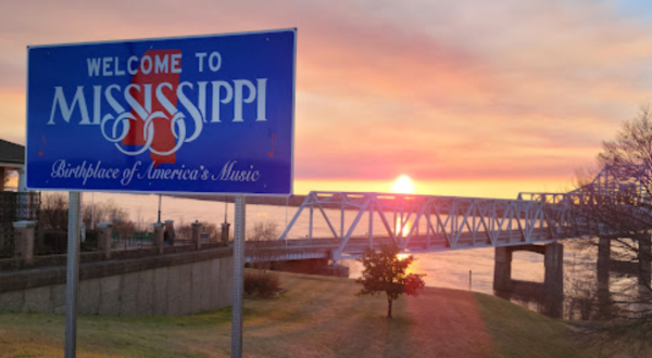 The Best Sight In The World Is Actually A Road Sign That Says Welcome To Mississippi