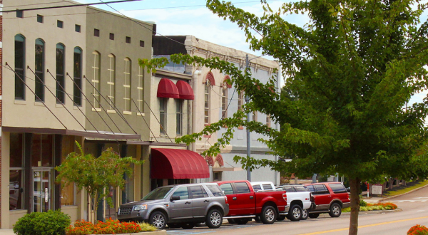 The Charming Small Town In Mississippi That Was Home To Robert Earl Jones Once Upon A Time