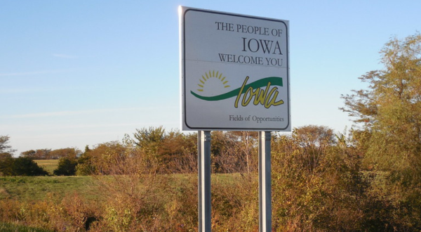 The Best Sight In The World Is Actually A Road Sign That Says Welcome To Iowa