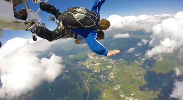 Skydive Fayetteville Is A High Flying Excursion In Arkansas That’s Perfect For Your Next Adventure