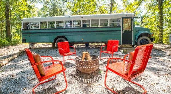 This Arkansas School Bus Is A Hotel Room On Wheels And You Have To Check It Out