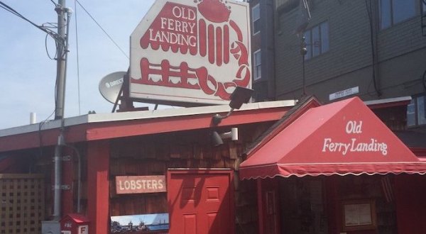 Grab A Bite To Eat At Old Ferry Landing, Then Walk The Shores Of New Hampshire’s Piscataqua River