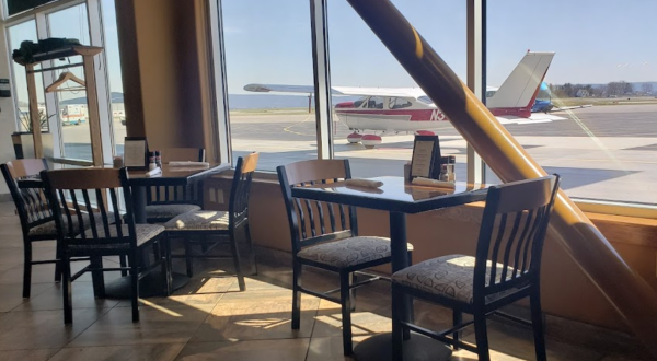 This Airport In Maryland Is Also A Restaurant And It’s Fun For The Whole Family