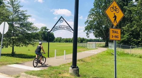 The Scenic Mississippi Trail That Follows A Historic Waterway