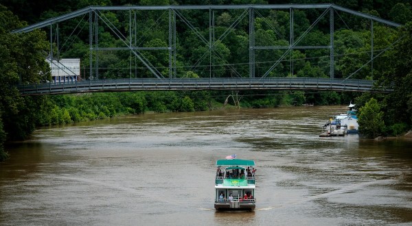 This Historic River Boat Tour Absolutely Belongs On Your Kentucky Bucket List