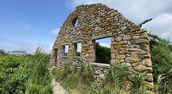 These 4 Trails In Rhode Island Will Lead You To Extraordinary Ruins