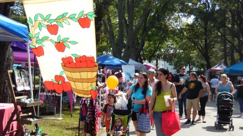 The Apple Festival At Johnston Memorial Park In Rhode Island Where You'll Have Loads Of Delicious Fun