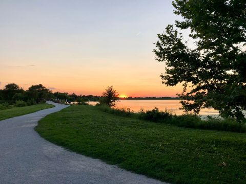 Watch The Sunset At Holmes Lake, A Unique East-Facing Park In Nebraska