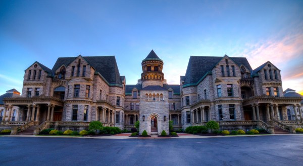 The Abandoned Mansfield Reformatory In Ohio Is One Of The Eeriest Places In America