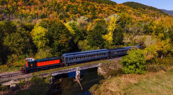This Massachusetts Train Ride Leads To The Most Stunning Fall Foliage You’ve Ever Seen