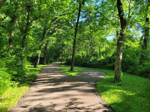 Take A Meandering Path To A Kansas Overlook That’s Like A Scene From A Movie