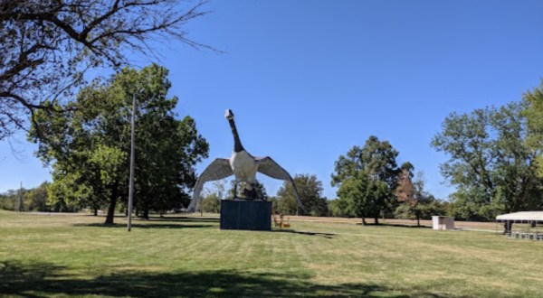 The World’s Largest Goose Is Right Here In Missouri And You’ll Want To Visit