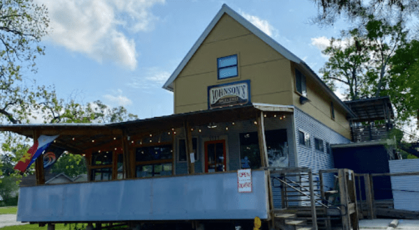 People Drive From All Over Louisiana To Eat At This Tiny But Legendary BBQ Joint