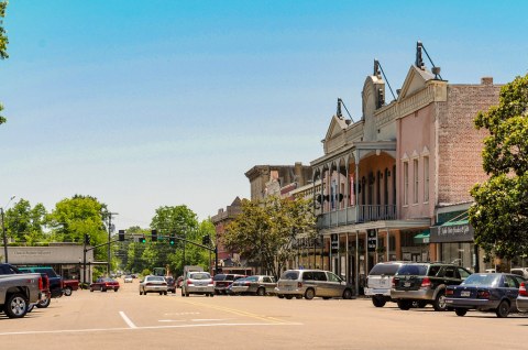Roll The Windows Down And Take A Drive Down Gateway To History Scenic Byway In Mississippi