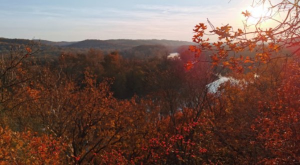 This Missouri Bike Ride Leads To The Most Stunning Fall Foliage You’ve Ever Seen