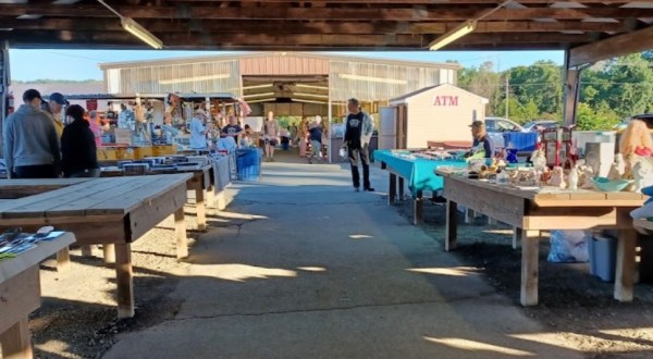 More Than A Flea Market, Jake’s Flea Market In Pennsylvania Also Has Food, Homemade Goodies, And More