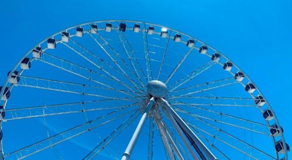 You’ll Want To Ride This Huge Ferris Wheel Found At The Island In Tennessee