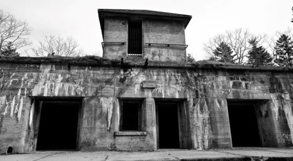 The Abandoned Fort Baldwin In Maine Is One Of The Eeriest Places In America