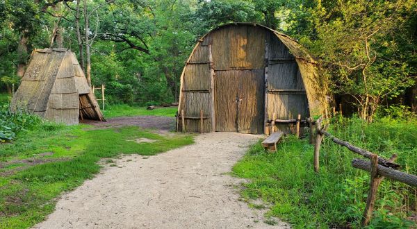 The Grove Loop Is A Boardwalk Hike In Illinois That Leads To A Secret Historic Site