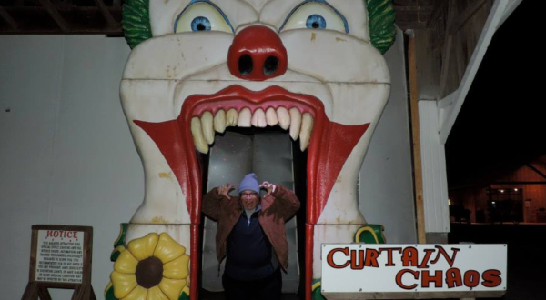 These 6 Haunted Houses In Iowa Will Terrify You In The Best Way