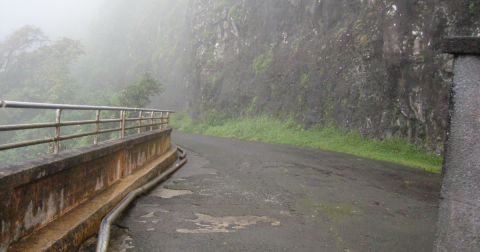 The Story Behind This Haunted Road In Hawaii Is Truly Creepy
