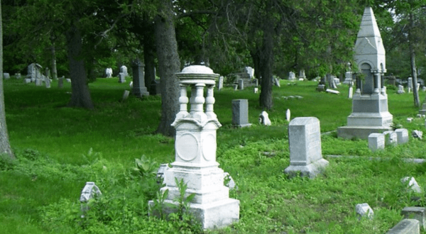 These 8 Haunted Cemeteries In Michigan Are Some Of the Creepiest