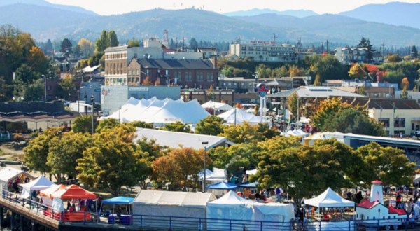 If There’s One Fall Festival You Attend In Washington, Make It The Dungeness Crab & Seafood Festival