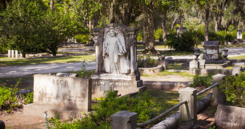 These 9 Haunted Cemeteries In Georgia Are Not For The Faint Of Heart