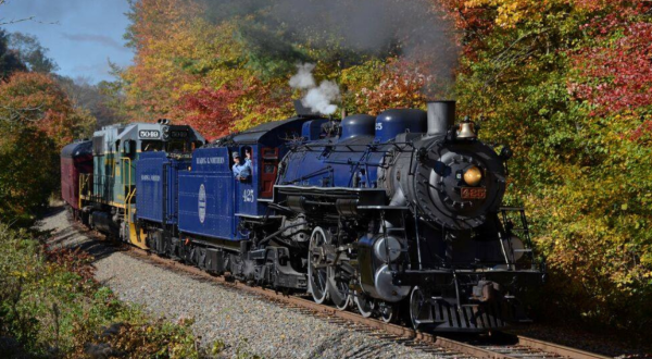 7 Ridiculously Charming Train Rides To Take In Pennsylvania This Fall