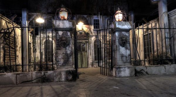 The Story Behind New Jersey’s Most Haunted House Is Beyond Terrifying