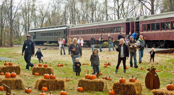 4 Ridiculously Charming Train Rides To Take Around Pittsburgh This Fall