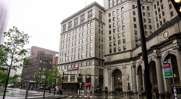 Renaissance Hotel Is One Of The Oldest And Most Haunted Hotels In Cleveland