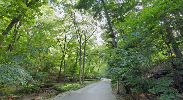 Stay Away From Ohio’s Most Haunted Street After Dark Or You May Be Sorry