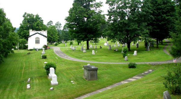 One Of The Most Haunted Cemeteries In Vermont Is Also The Most Beautiful 