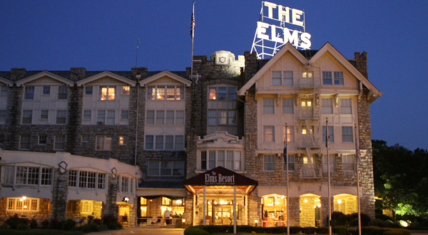 These 6 Haunted Hotels in Missouri Will Make Your Stay a Nightmare