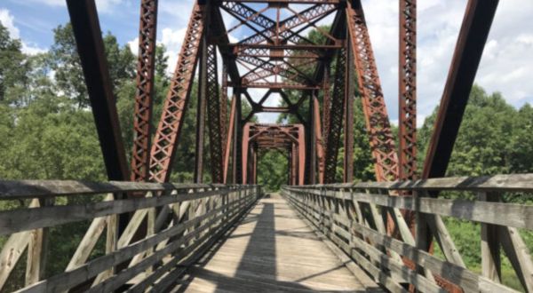 One Of The Most Haunted Bridges In Iowa Has Been Around Since The 1800s