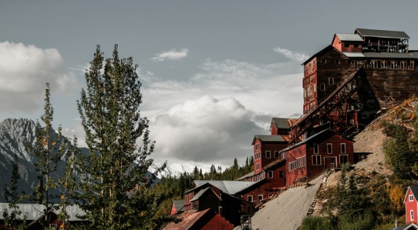 The Abandoned Kennecott Copper Mine In Alaska Is One Of The Eeriest Places In America