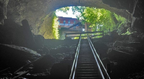 The Charming Small Town In Kentucky That Was Named After A Cave