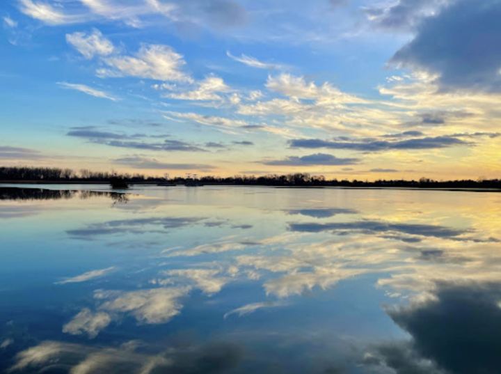 Blue sunset over Lake Renwick in Illinois