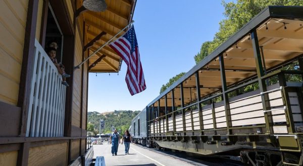 This Open Air Train Ride In Northern California Is A Scenic Adventure For The Whole Family