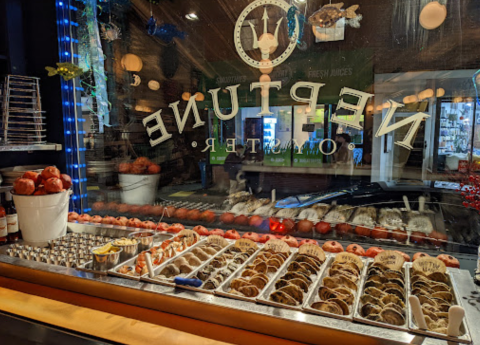People Drive From All Over Massachusetts To Eat At This Tiny But Legendary Oyster Bar