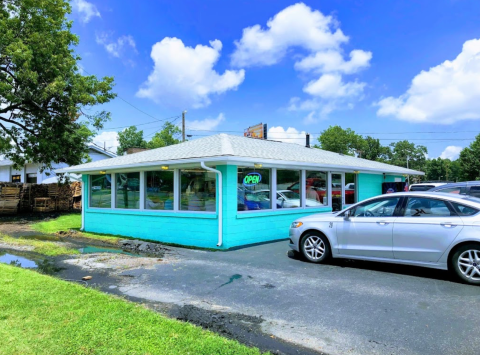 People Drive From All Over Kentucky To Eat At This Tiny But Legendary BBQ Restaurant