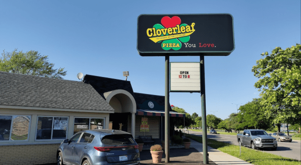Detroit-Style Pizza Was Invented Here In Michigan, And You Can Grab Some From Cloverleaf Bar & Restaurant In Eastpointe