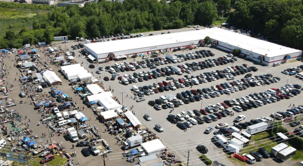 The Coolest Place To Shop In New Hampshire, The Salem Flea Is A Market In A Sprawling Complex