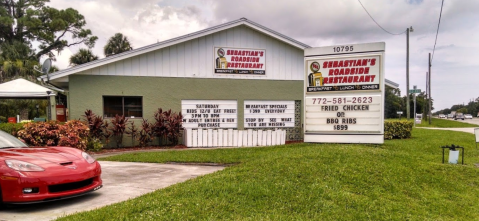 Feast On Fried Fish At This Unassuming But Amazing Roadside Stop In Florida