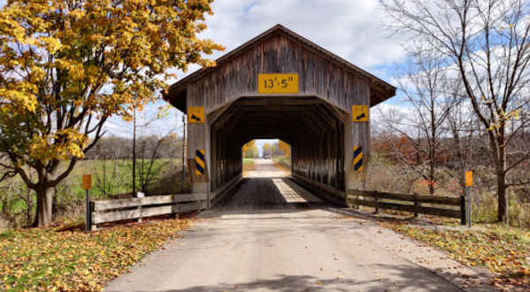 Caine Road Covered Bridge ⁠Is The Most Irresistably Charming Roadside Attraction In Ohio
