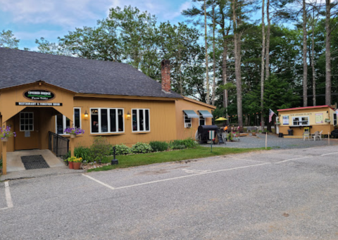 You Must Taste The Pickled Red Onion Rings At This Unique Restaurant In New Hampshire