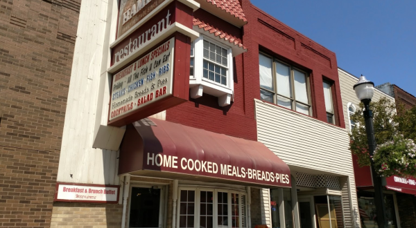 One Of The Oldest Family-Owned Restaurants In Michigan Is Also Among The Most Delicious Places You’ll Ever Eat