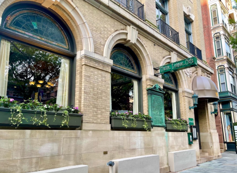 Union League Cafe Is A Romantic Restaurant In Connecticut That’s Straight Out Of A Fairytale