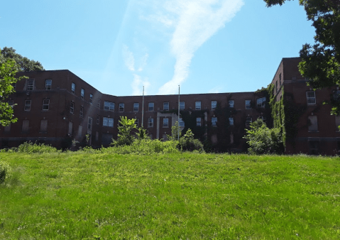 The Abandoned Cedarcrest Hospital In Connecticut Is One Of The Eeriest Places In America